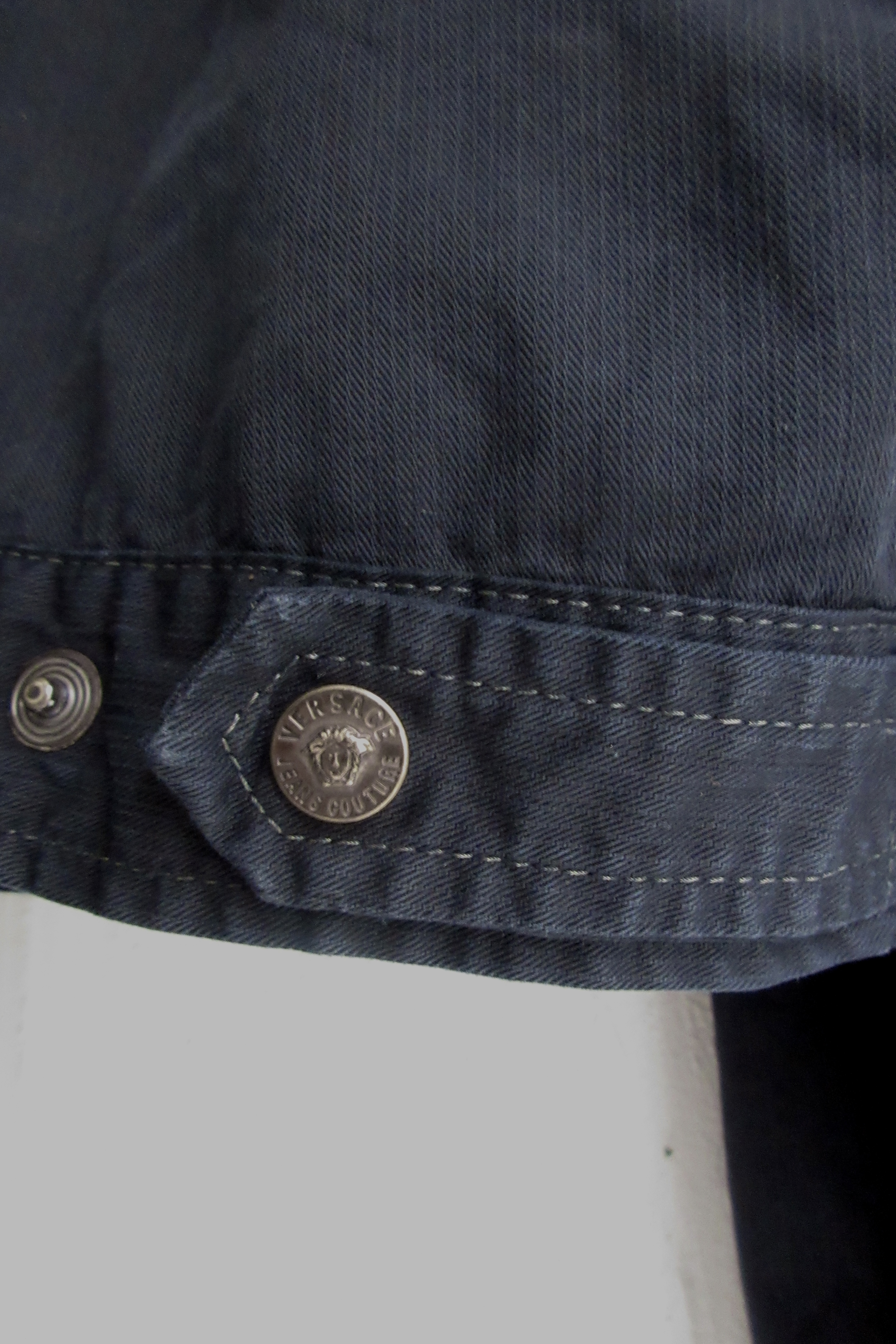 mid90s Versace Jeans Couture_7