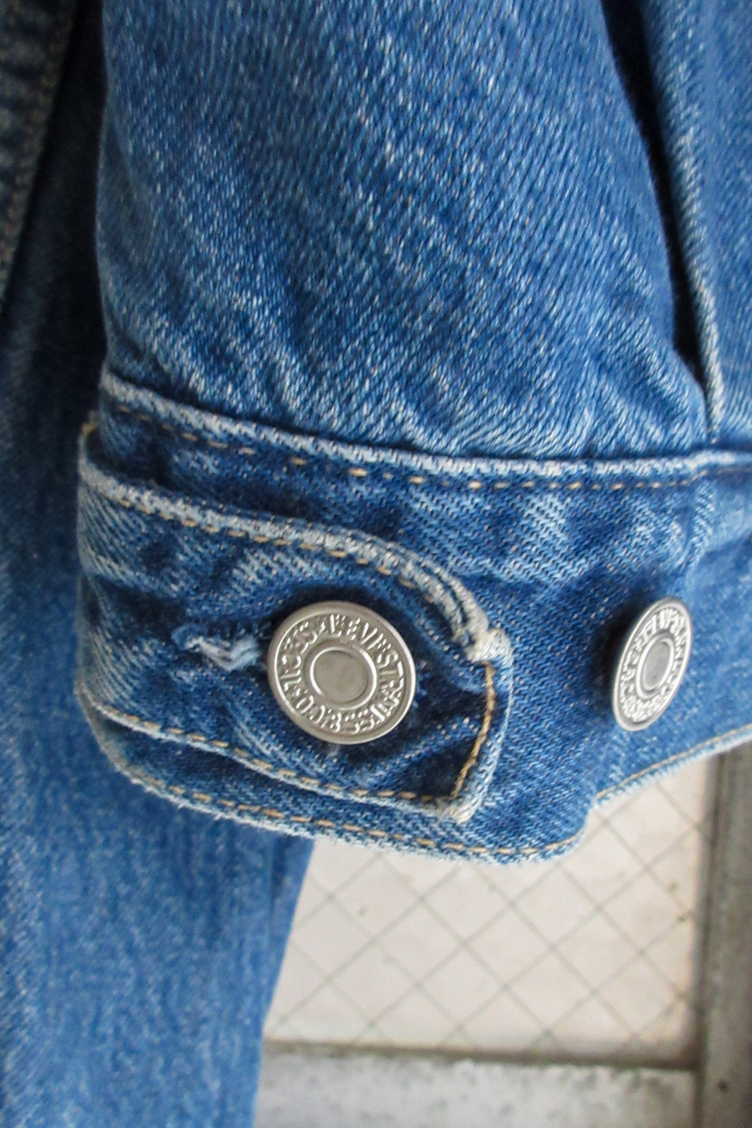 90s Italian Levi's _7